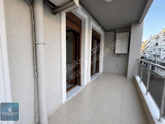 Karşıyaka Dedebaşında Açık Mutfaklı 2+1 Kiralık Daire