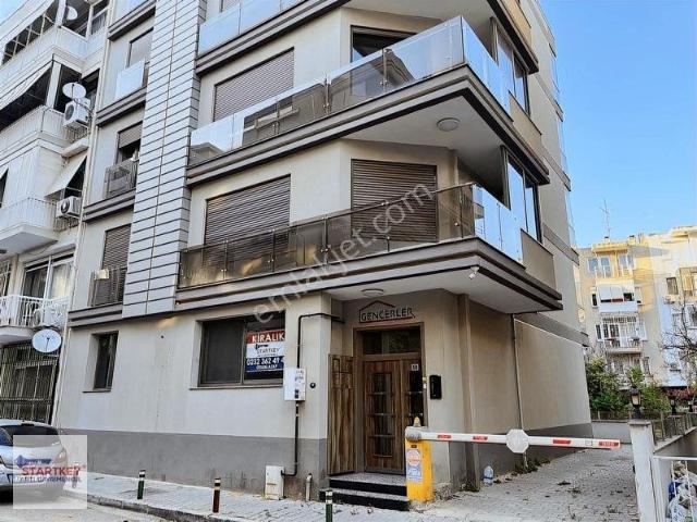 Karşıyaka Donanmacı Mah. Sahile Çok Yakın 3+1 Kiralık Daire