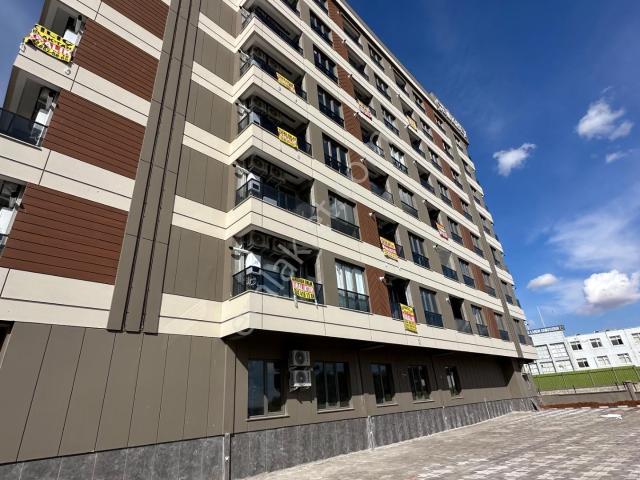 Karşıyaka Şehir Hastahanesi Civarinda Kiralık