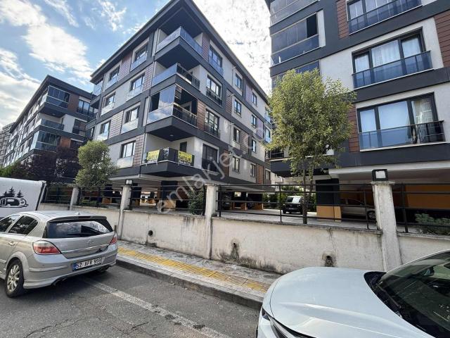 Karşıyaka Çelebi 104 Sitesinde Lüks Daire