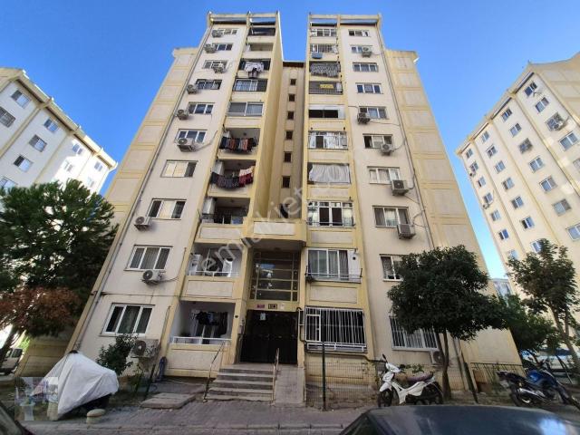 Karşıyaka Elit Sitesi Tokide Bakımlı Kiralık Daire Kanıt Emlakta