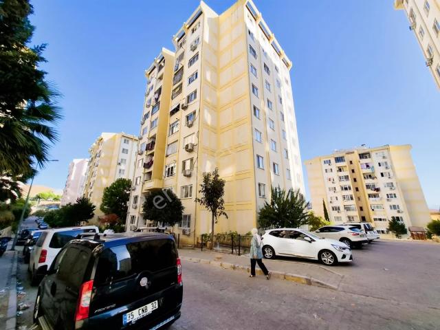Karşıyaka Elit Sitesi Tokide Bakımlı Kiralık Daire Kanıt Emlakta