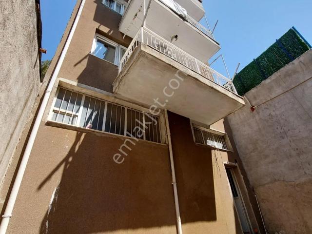 Karşıyaka Elit Sitesinde Doğalgazlı 2+1 Kiralık Daire Kanıt Emlaktan