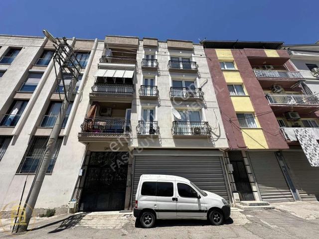 Karşıyaka Şemikler Mah. Doğalgazlı Kap. Mutfak Kiralık 3+1 Daire