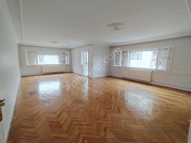 Karşıyaka Girne Bulvarı Yakını 154 M2 Bakımlı 3+1 Daire Ö 19