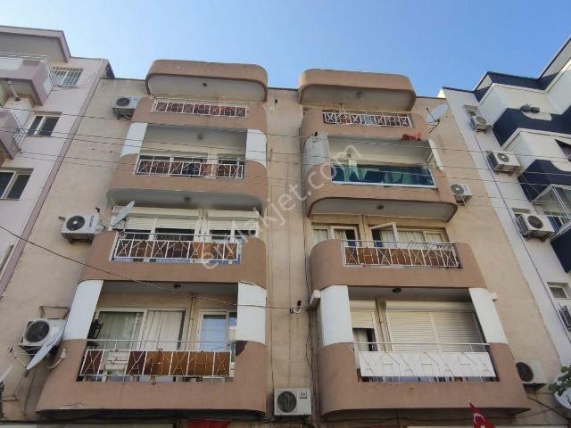 Karşıyaka Goncalar Da Satılık 3+1 Daire