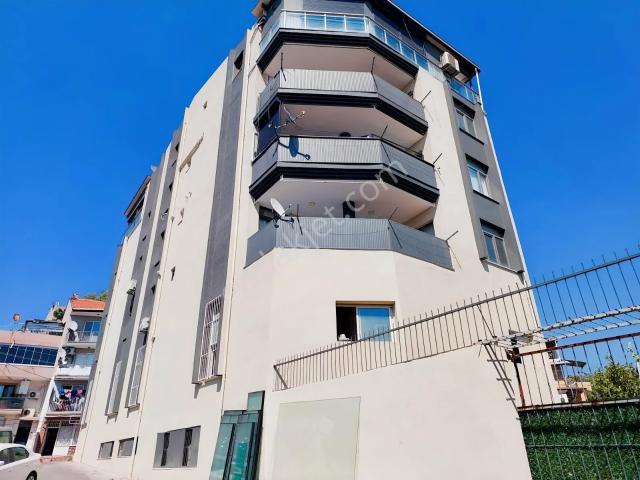 Karşıyaka İnönü Mah De Yeni Tadilatlı 2+1 Kiralık Daire