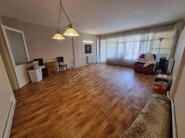 Karşıyaka İzban Meydana Cepheli, Asansörlü, 3+1 Satılık Daire
