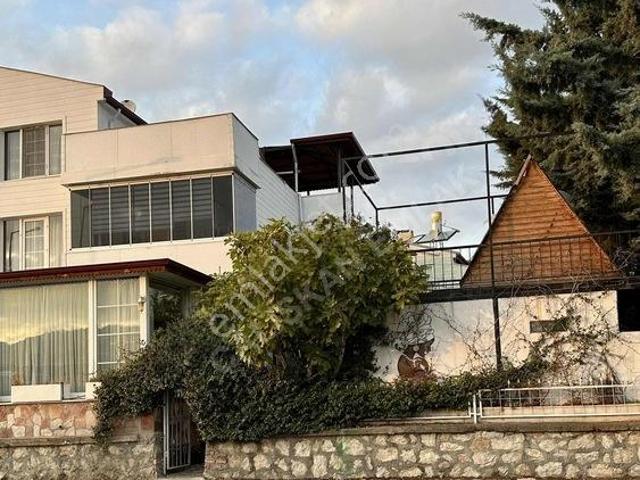 Karşıyaka Irmak Manzaralı 5+1 Lüks Villa