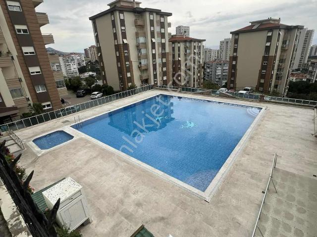 Karşıyaka Körfezköy Sitesi Denız Manzaralı Daire