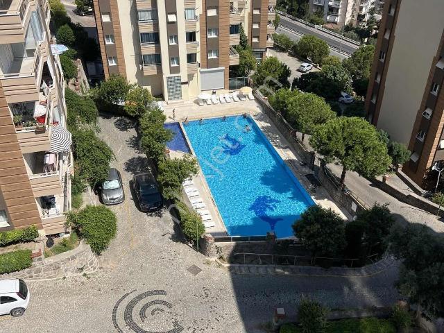 Karşıyaka Körfezköy Sitesi Denız Manzaralı Daire