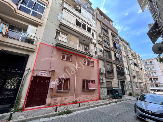 Karşıyaka Lisesi Arkası Satılık Bahçeli Dubleks Daire