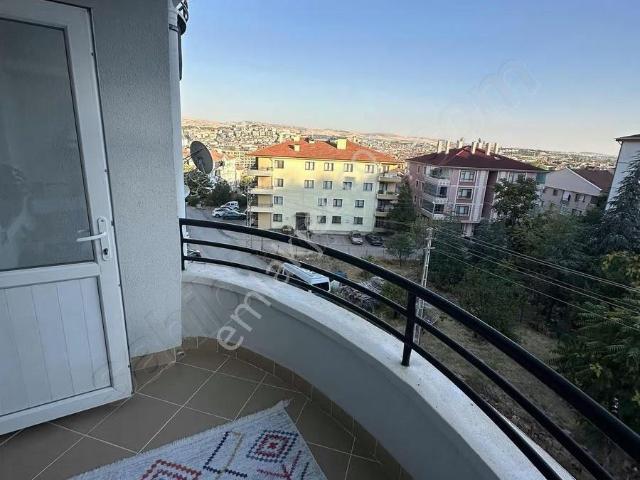 Karşıyaka Mahallesi'nde Şehir Manzaralı 3+1 Kiralık Daire