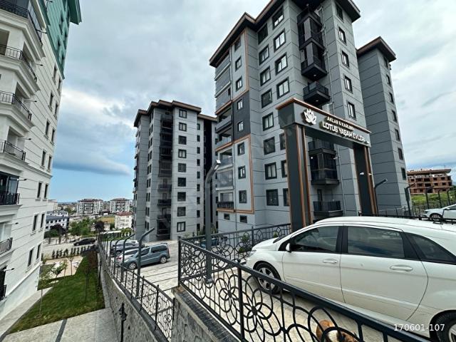 Karşıyaka Mahallesi'nde Havuzlu Lüks 3+1 Daireler