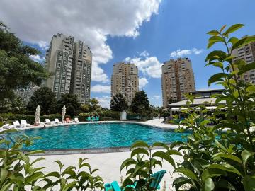 Karşıyaka Mavişehir Albatros’ta 16.kat Teraslı 1+1 Kiralık Daire