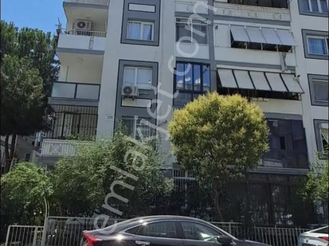 Karşıyaka Merkez'de Satılık 3+1 Sıfır Tadilatlı Daire