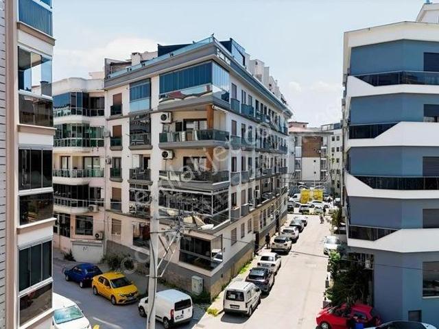 Karşıyaka Merkezi Konumda Otoparklı Geniş Dubleks Kiralık