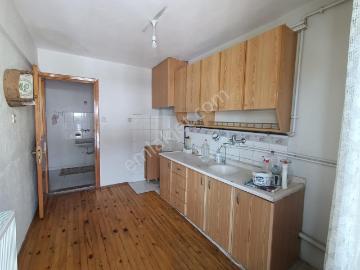 Karşıyaka Mh De Satılık 90 M2, 2+1 Ara Kat Daire.