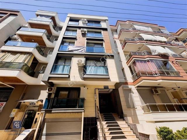 Karşıyaka Nergiz'de İyi Konuma Sahip Asansörlü 2+1 Satılık Daire