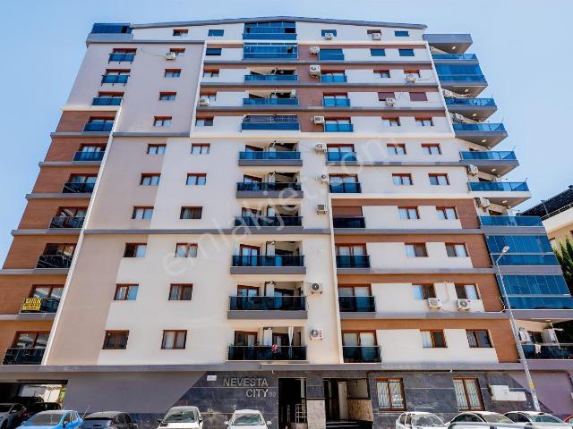 Karşıyaka Nevaste City De Satılık 1+1 Lüks Daire