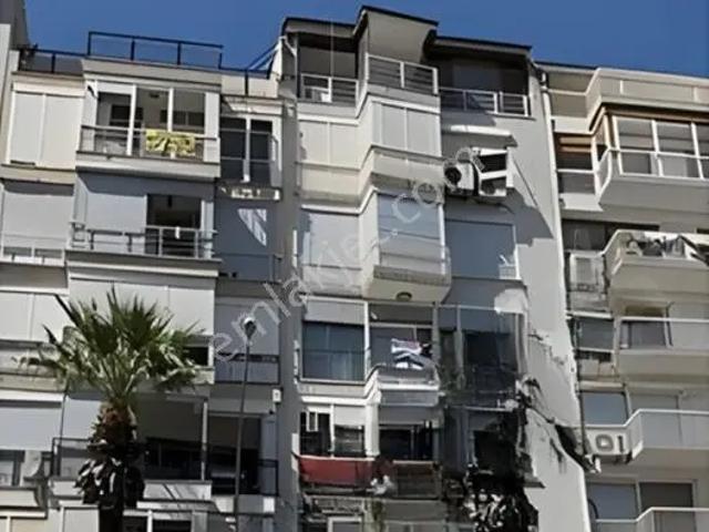 Karşıyaka Panaromik Deniz Manzaralı Kiralık Yalı Dairesi