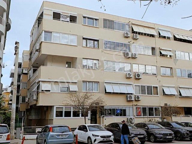 Karşıyaka Rüşdü Şardağ Caddesinde Kiralık 3+1 Daire