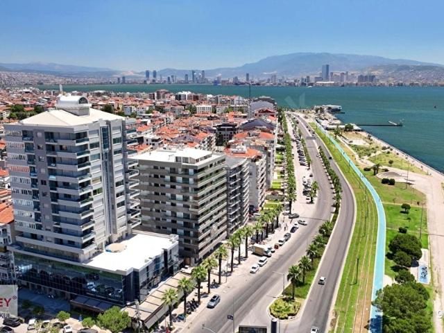 Karşıyaka Sıfır Binada 240 M2 4+1 Deniz Manzaralı Yalı Dairesi