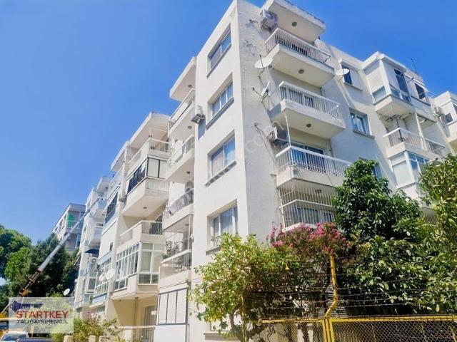 Karşıyaka, Sancar Maruflu Sokağında 2+1 Satılık, Denize Yakın