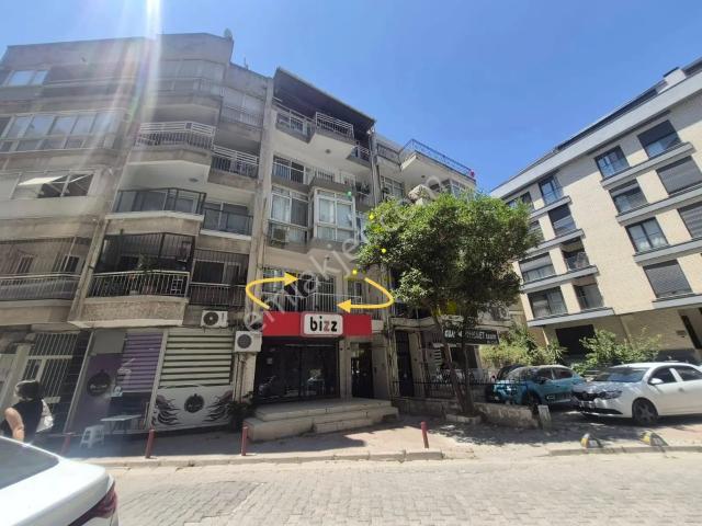 Karşıyaka Sahil Toplu Taşımaya Yakın Tadilatlı 2+1kiralık Daire