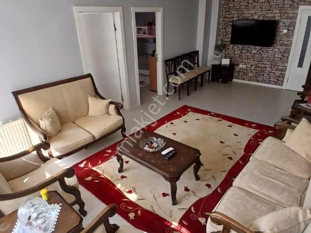 Karşıyaka Sokakta 3+1, 110 M2, 2.katta,kombili, Bakımlı,ön Cephe.