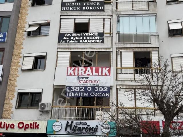 Karşıyaka'da Merkezi Konumda Kiralık Dubleks Daire