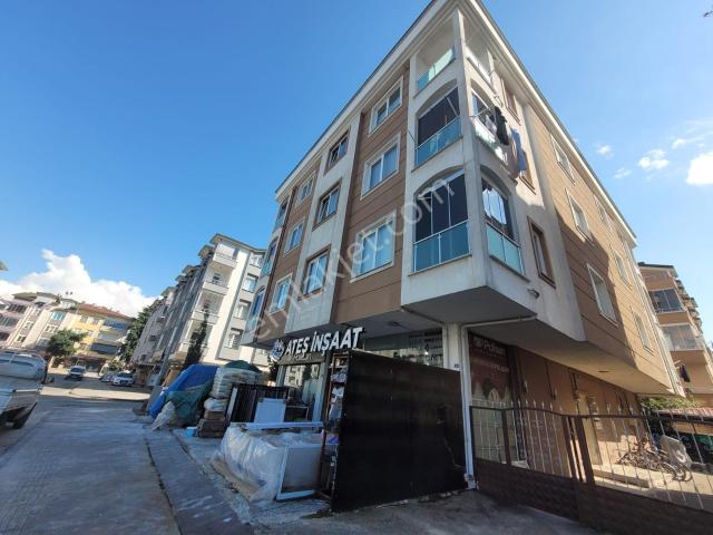 Karşıyaka'da Merkezi Konumda Kiralık 3+1, Kapalı Çift Balkonlu