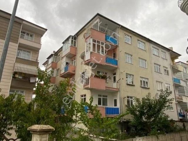 Karşıyaka'da Harika Konumlu Kiralık 3+1 Daire