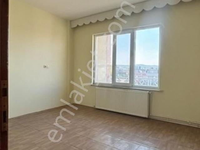karşıyakada Satılık 2+1 Uygun Fiyatlı Daire