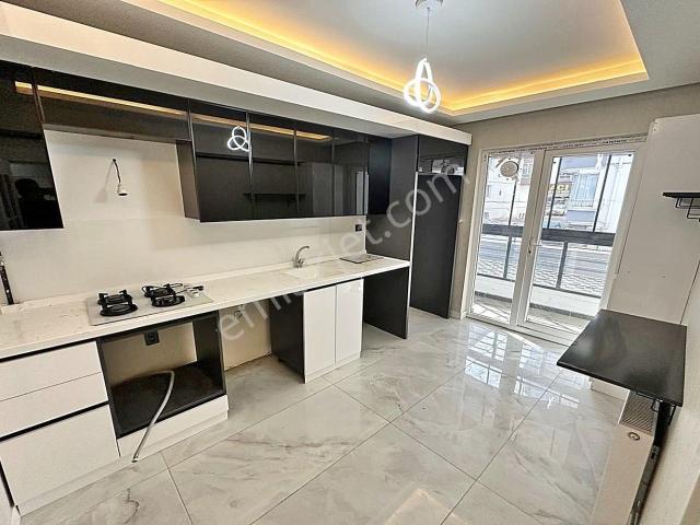 Karşıyaka'da 3+1 Cadde Yakını Full+ Full Yapılı Kaçırılmacak Fırsat