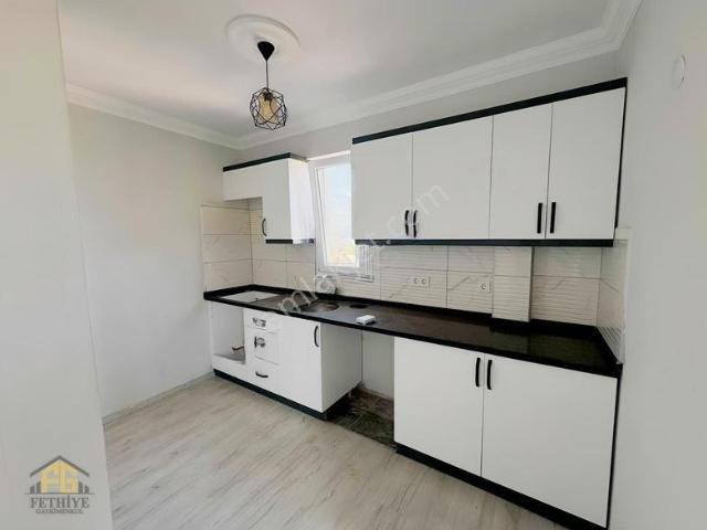Karaçulha Mahallesinde 2+1 Kiralık Eşyasız Ara Kat