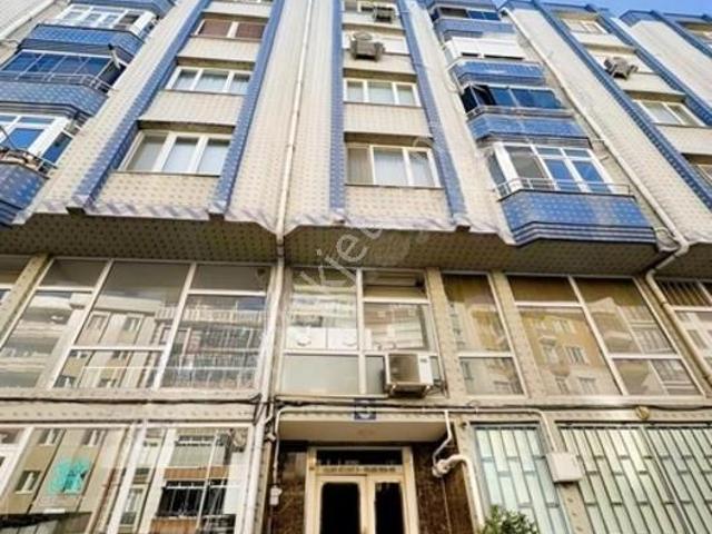 Karacaıbrahim Mahallesi Geniş Ve Kullanışlı 3+1 Daire