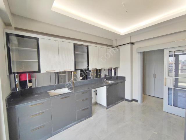 Karacaahmet2'de Arakat Geniş Oturum Geniş Balkon Şık Tasarm2+1