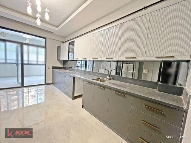 KARACAAHMET2'DE ARAKAT GENİŞ OTURUM ÇİFT BALKON ŞIK TASARMLI 3+1