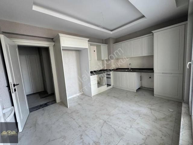 Karacaahmet 2 De Arakat Sıfır Yerden Isıtma Satılık 2+1