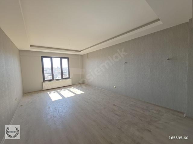 KARACAAHMET 2 DE GÜVENLİKLİ SİTE ULTRALÜX GENİŞ 3+1 ARAKAT DAİRE