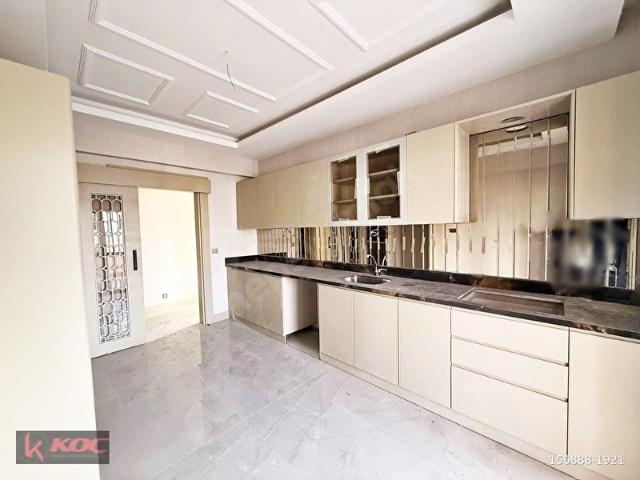 KARACAAHMET'TE CADDE ÜZR.YERDEN ISITMA GENİŞ CAM BALKON LÜX 2+1