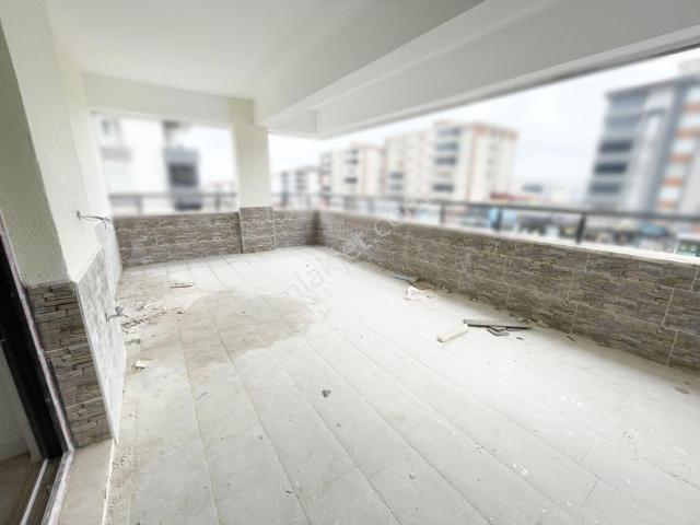 Karacaahmet'te Cadde Yakını Az Katlı Çift Balkonlu Sıfır Kat Ve Cephe Sçn. U.lüx 3+1