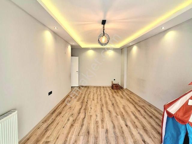 Karacabey Merkez Rungucpasa Mahallesi Satılık 4+1 Daire