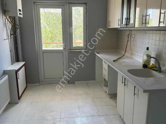 Karacabey Tokide Kiralık 3+1 Ferah Ve Kullanışlı Ara Kat Daire