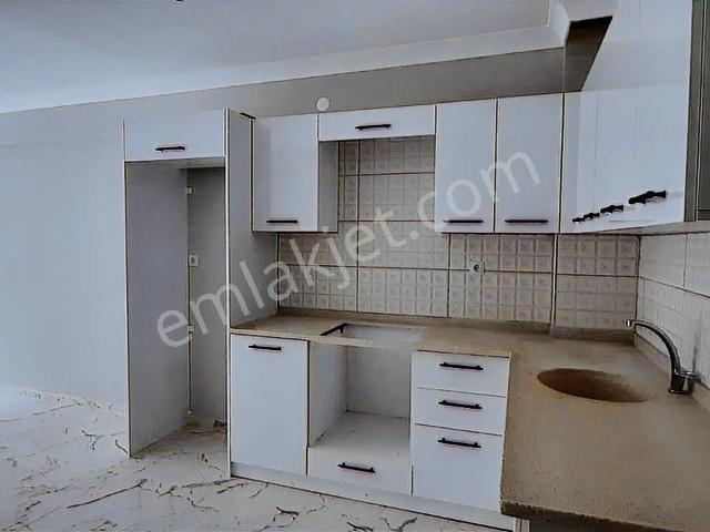 Karacabey Yeniköy Boğaz'da Satılık 2+1 Bahçeli Yazlık Daire