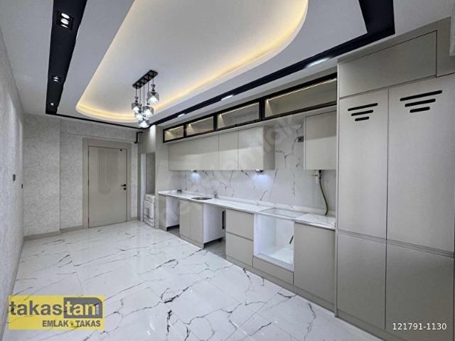 KARACAHMET MUHTEŞEM LOKASYONDA GENİŞ OTURUMLU SATILIK 2+1 DAİRE