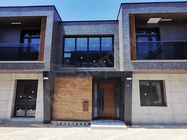 KARACAKAYA'DA 4+1 ULTRA LÜX VİLLA