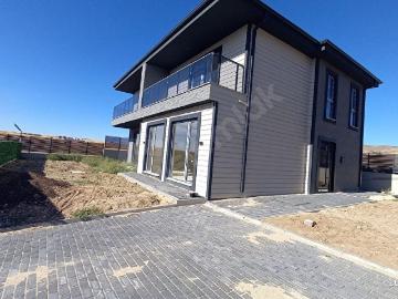 SARAY İHTİŞAMINDA SÜPER LÜKS & ÖZEL TASARIM VİLLA 200M2 BAHÇELİ