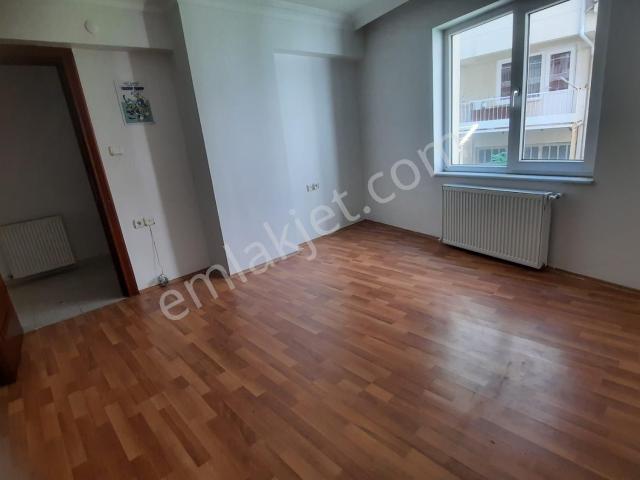 Karaağaç Mah. Merkezi Konumda, Geniş Ve Masrafsız 3+1 2. Kat Kiralık Daire